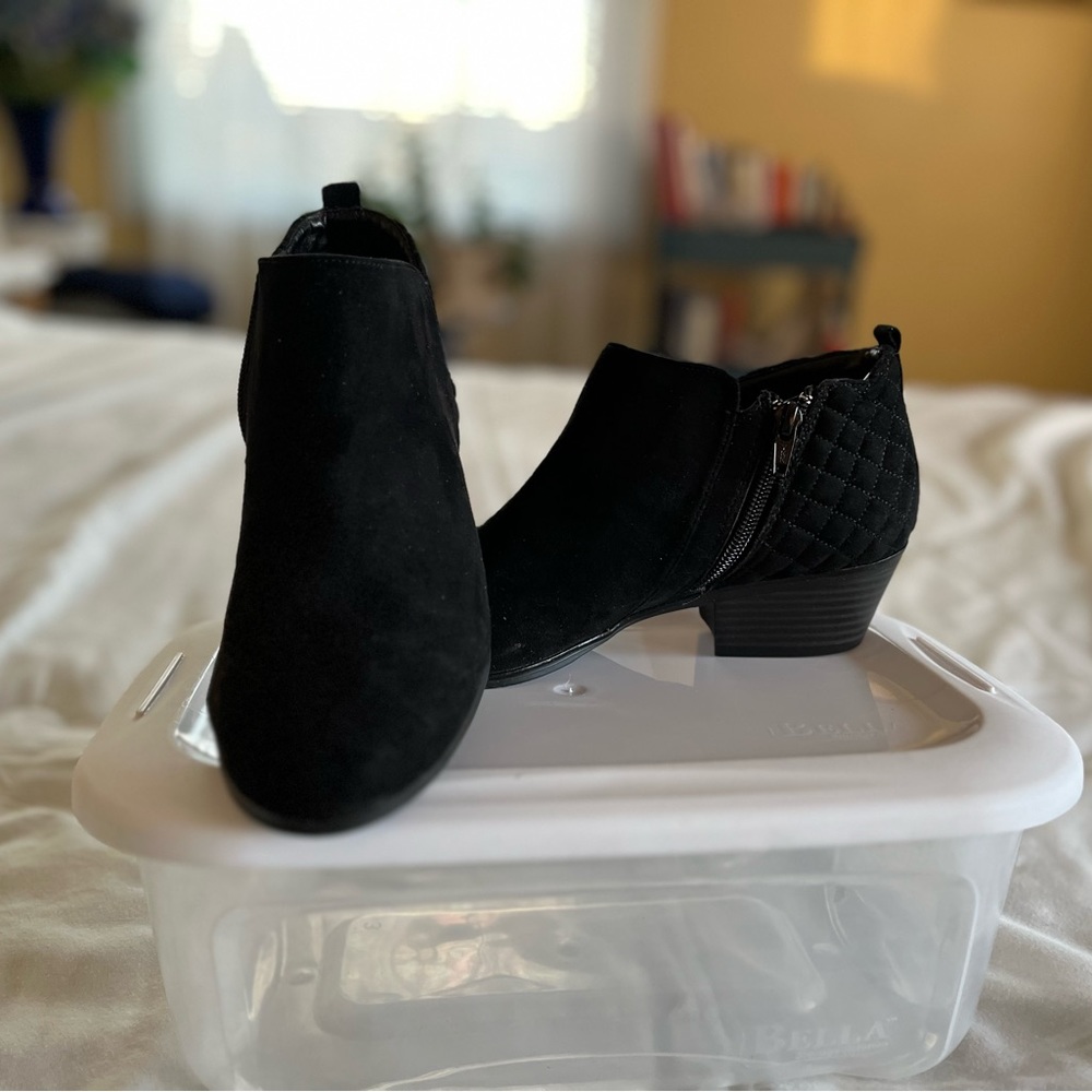 Ankle bootie